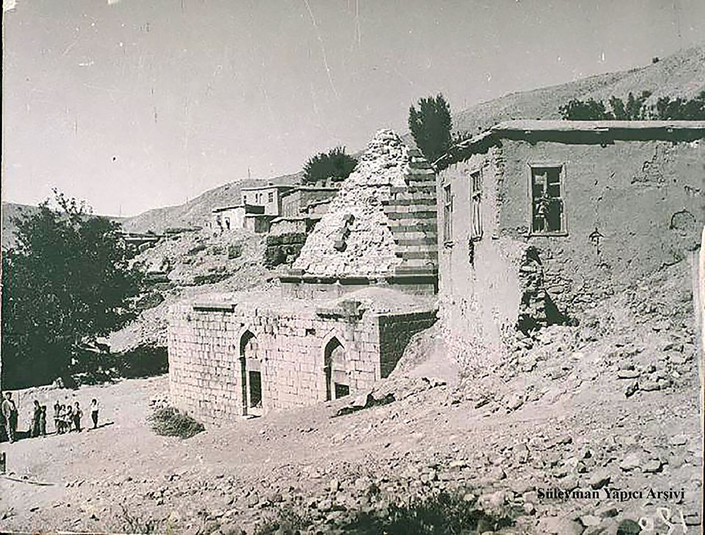 PALU - Zeve Alacal?/Kanl? Mescid - 1960'l? y?llar?n sonu olabilir&nbsp;
S&uuml;leyman Yap?c? Ar?ivi