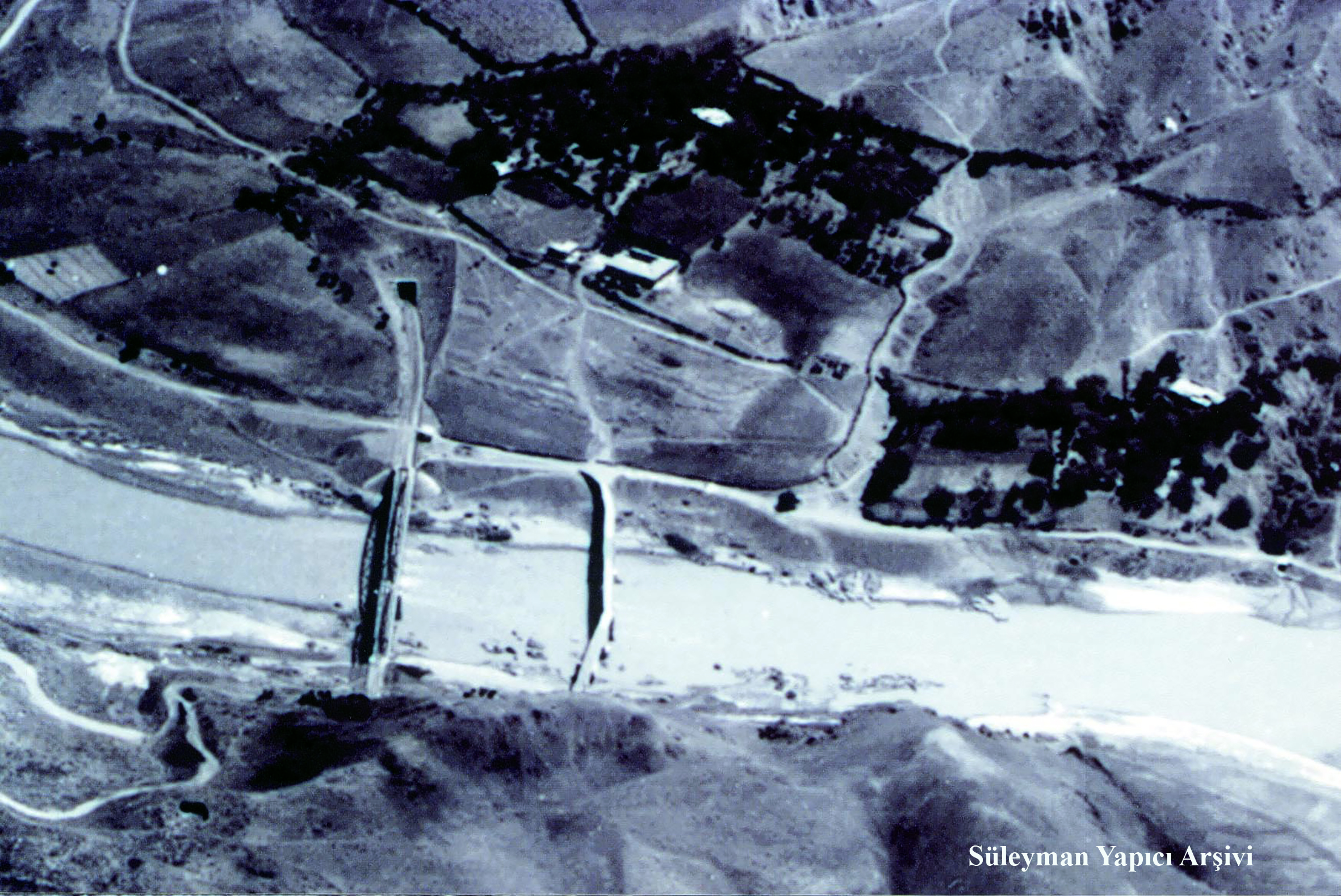 PALU - Tarihi ve DDY k&ouml;pr&uuml;s&uuml; - 1945'li y?llar 
S&uuml;leyman Yap?c? Ar?ivi