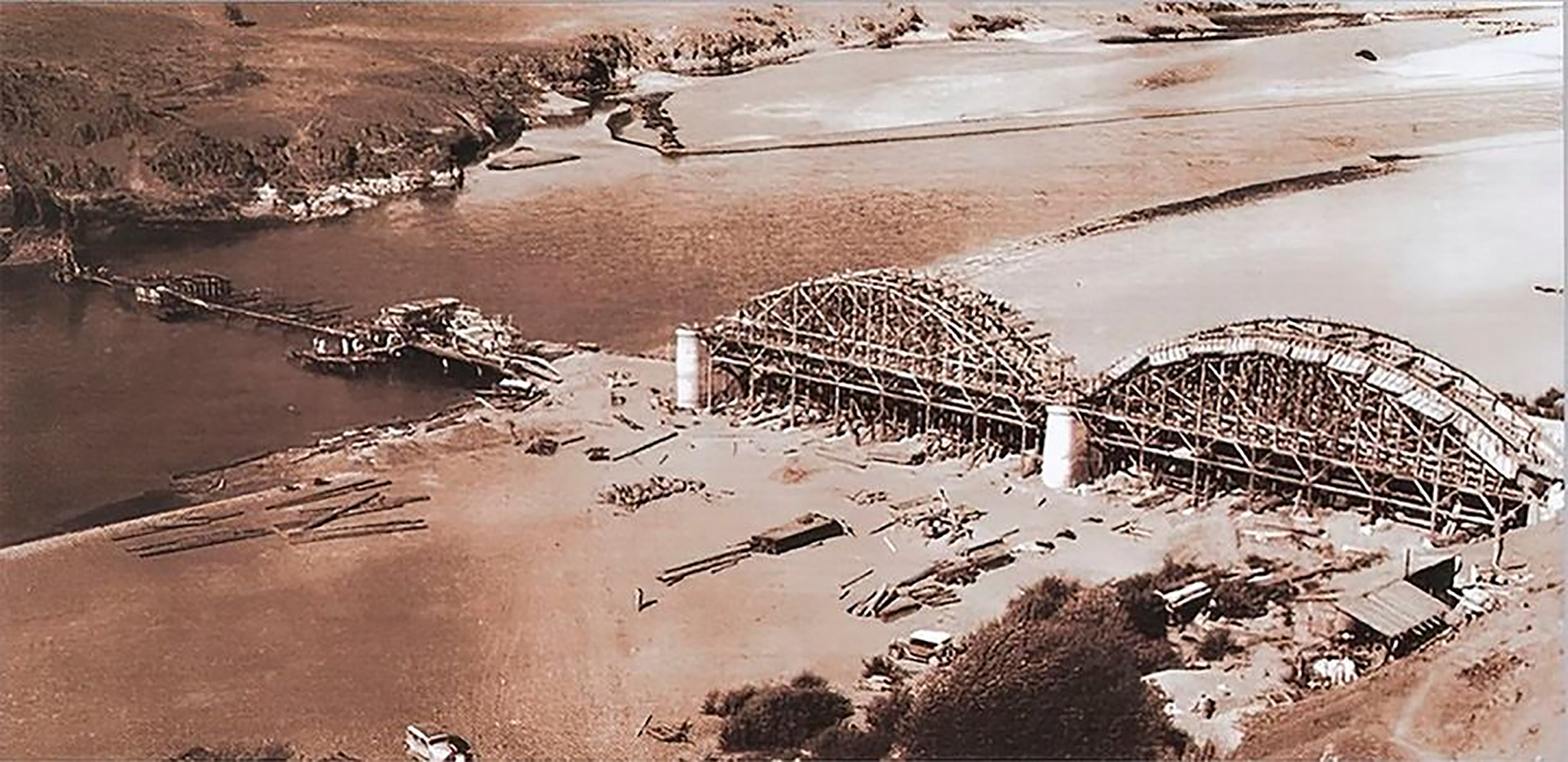 PALU&nbsp; - G&uuml;l&uuml;?k&uuml;r K&ouml;pr&uuml;s&uuml; Yap?m? - 1930'lu y?llar 
Eski T&uuml;rkiye Foto?raflar? Ar?ivi