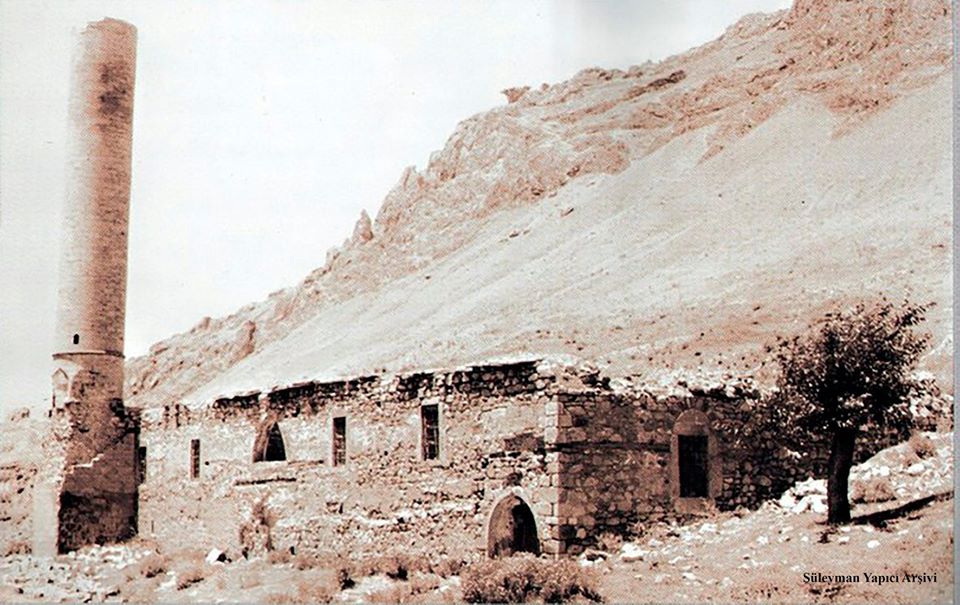 PALU &Ccedil;ar??ba?? Mahallesi Ulu Cami (Cami&icirc; Kebir) 1970'li Y?llar 
S&uuml;leyman Yap?c? Ar?ivi