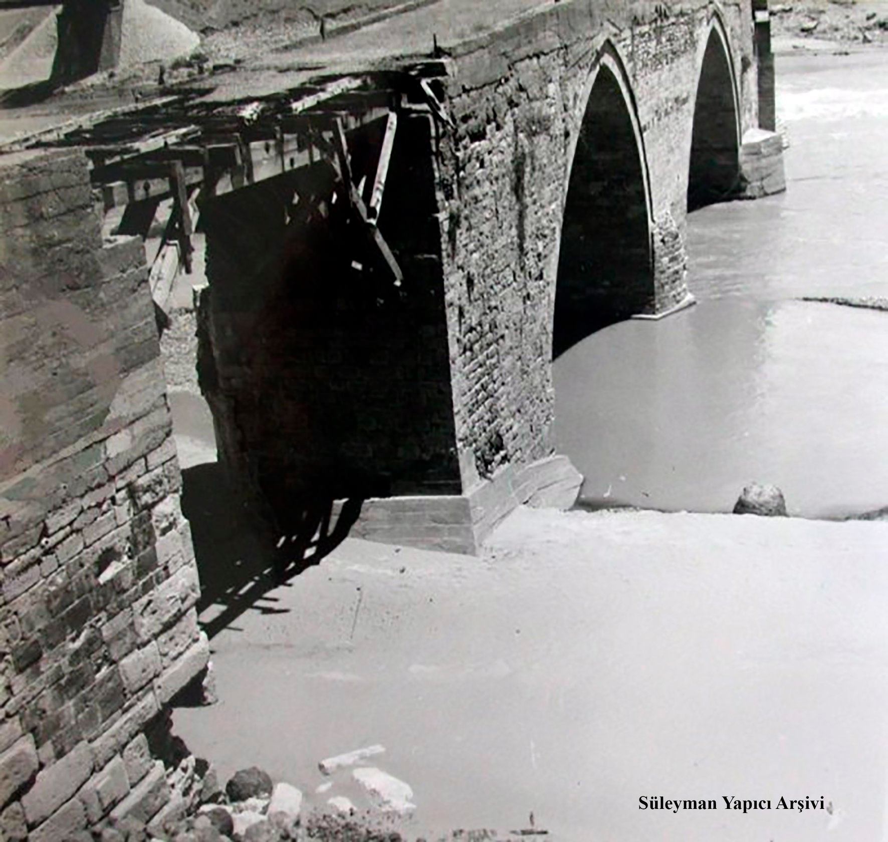 PALU - Palu Tarihi K&ouml;pr&uuml;s&uuml; - 1960'l? y?llar olabilir. 
S&uuml;leyman Yap?c? Ar?ivi